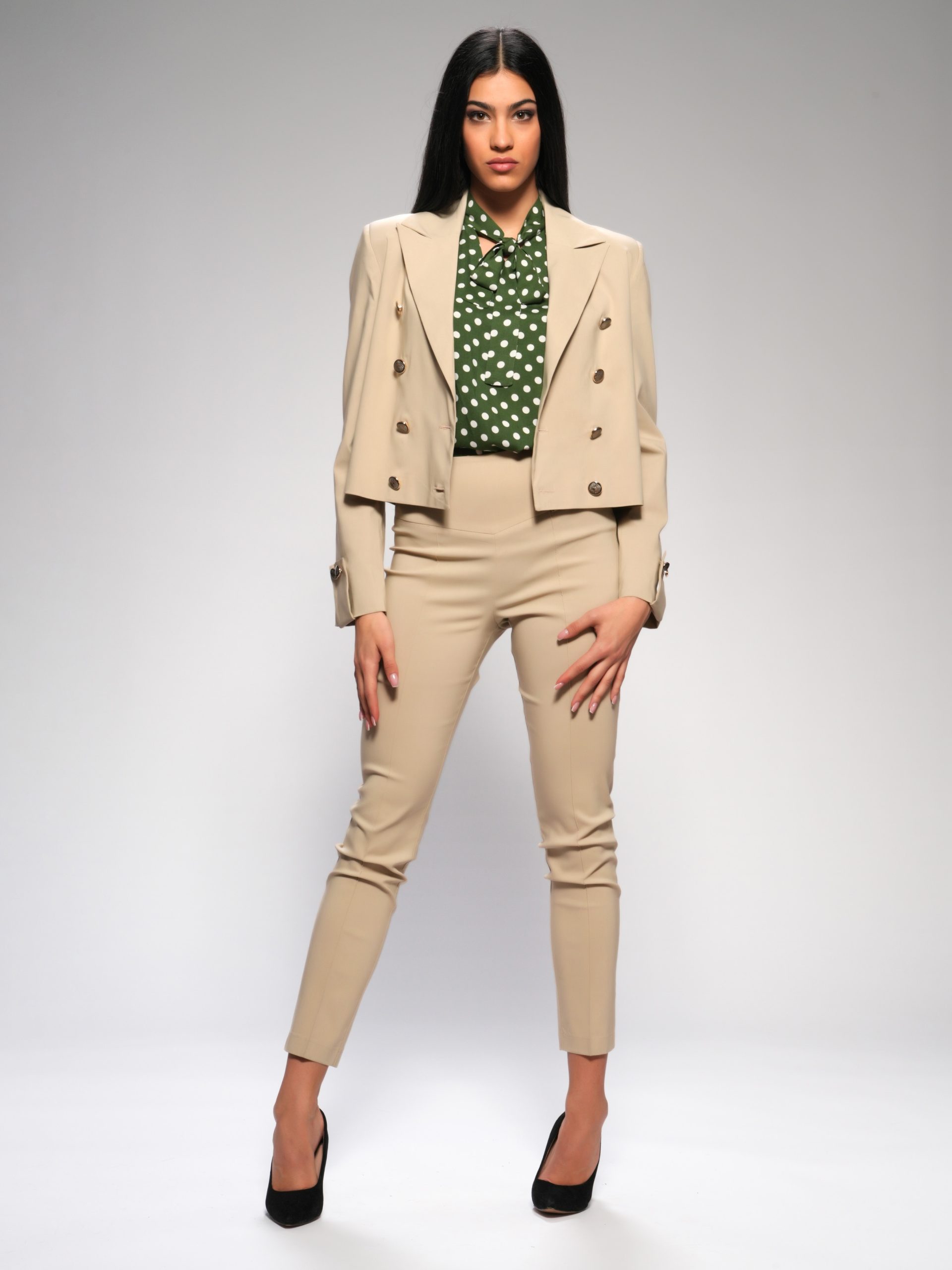 Ženske cigaret pantalone