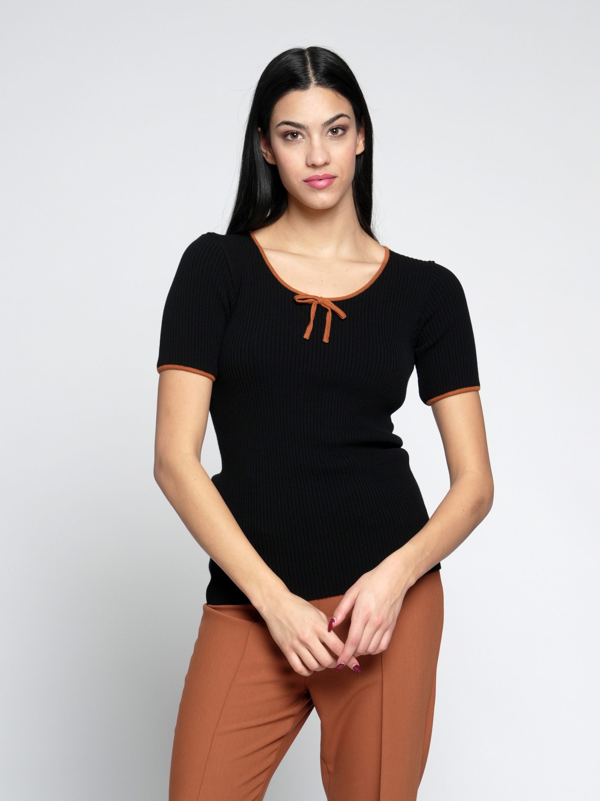 Ženska pletena bluza sa kratkim rukavima