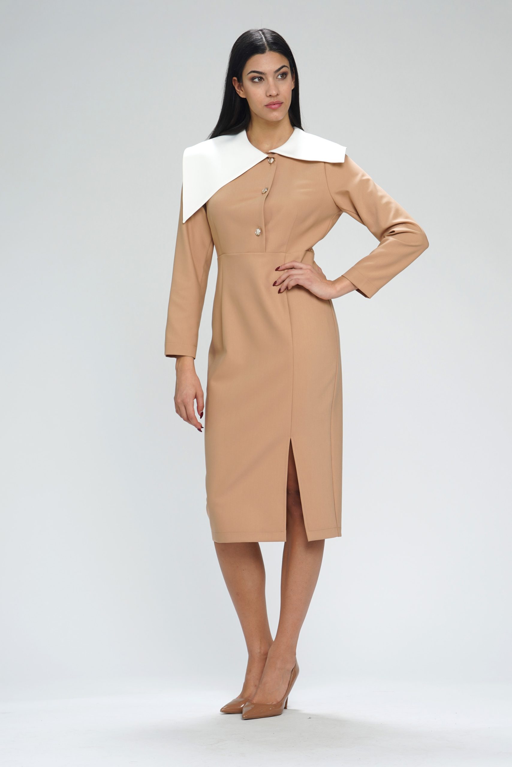 Haljina sa asimetričnom kragnom