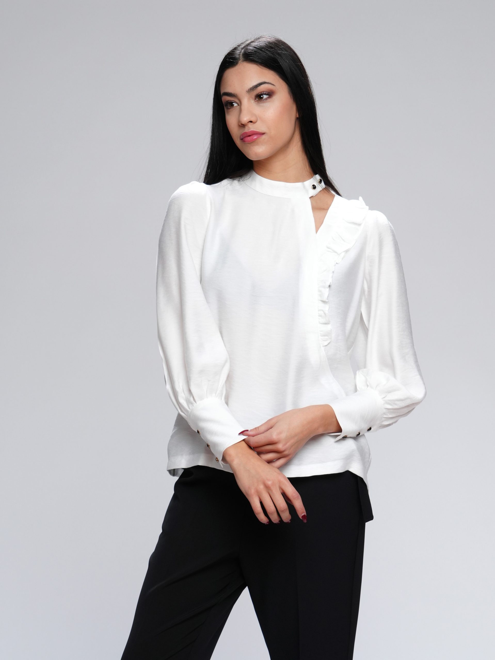 Bluza od viskoze sa okovratnikom