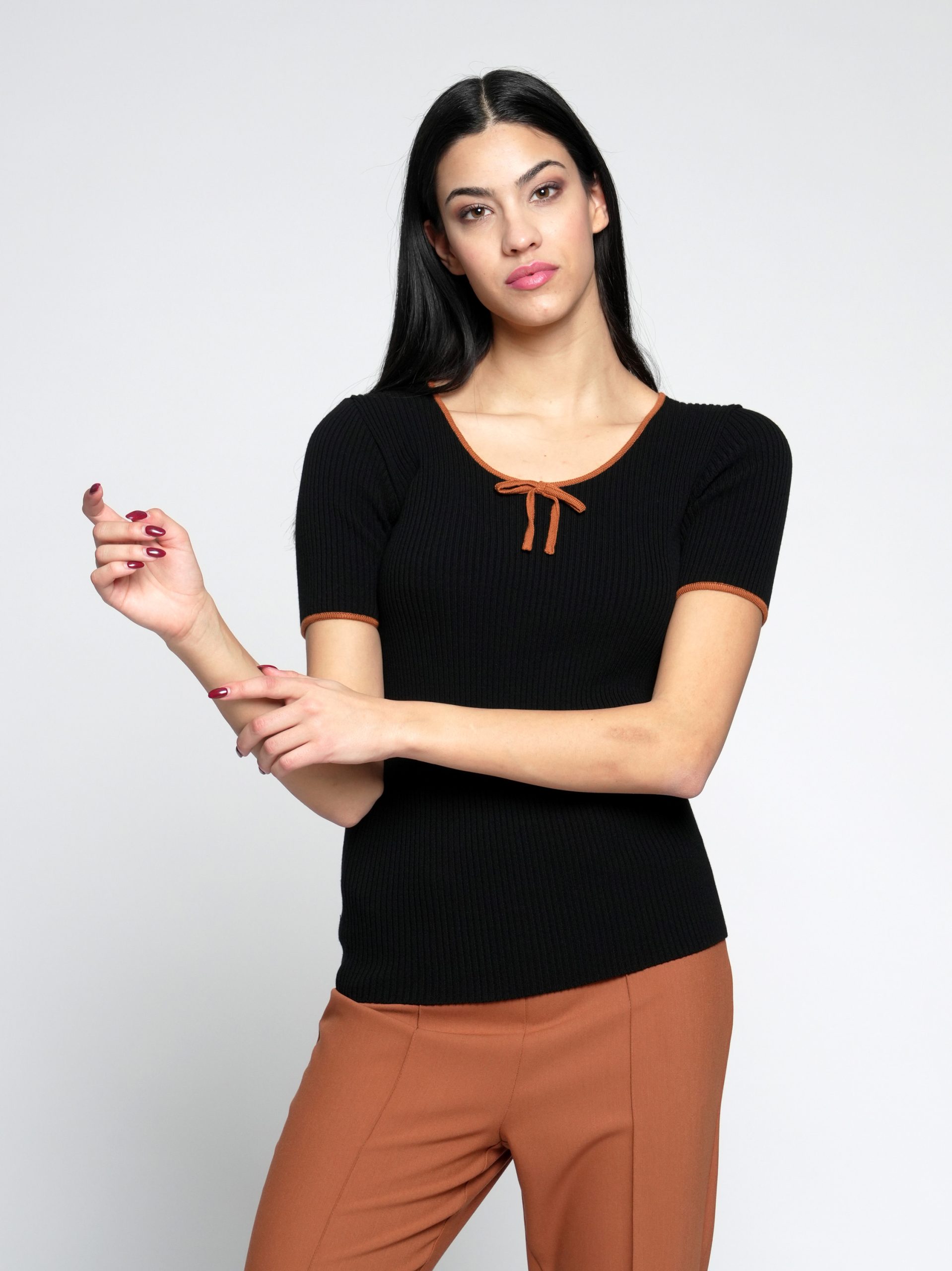 Ženska pletena bluza sa kratkim rukavima