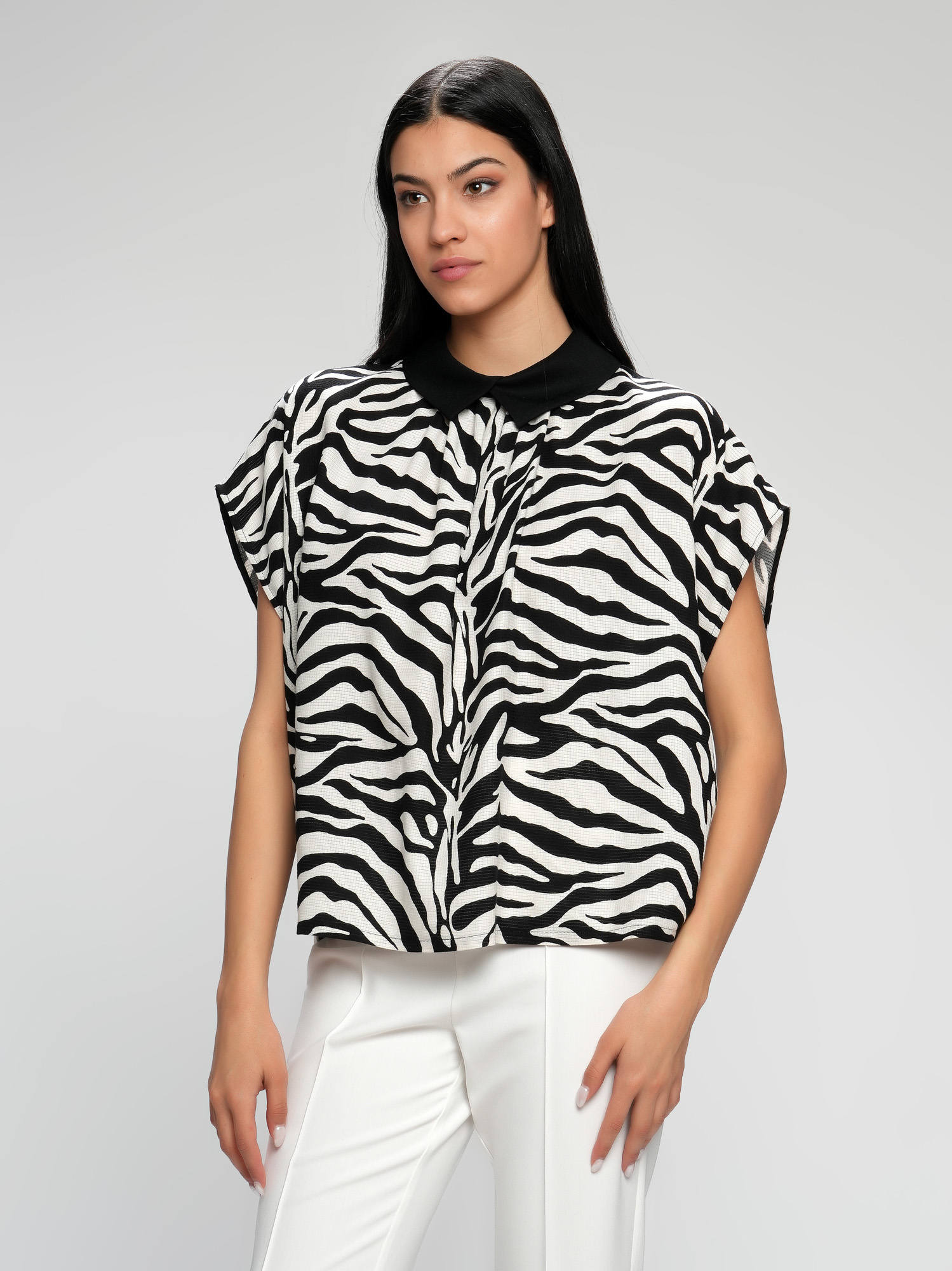 Crno bela bluza od viskoze