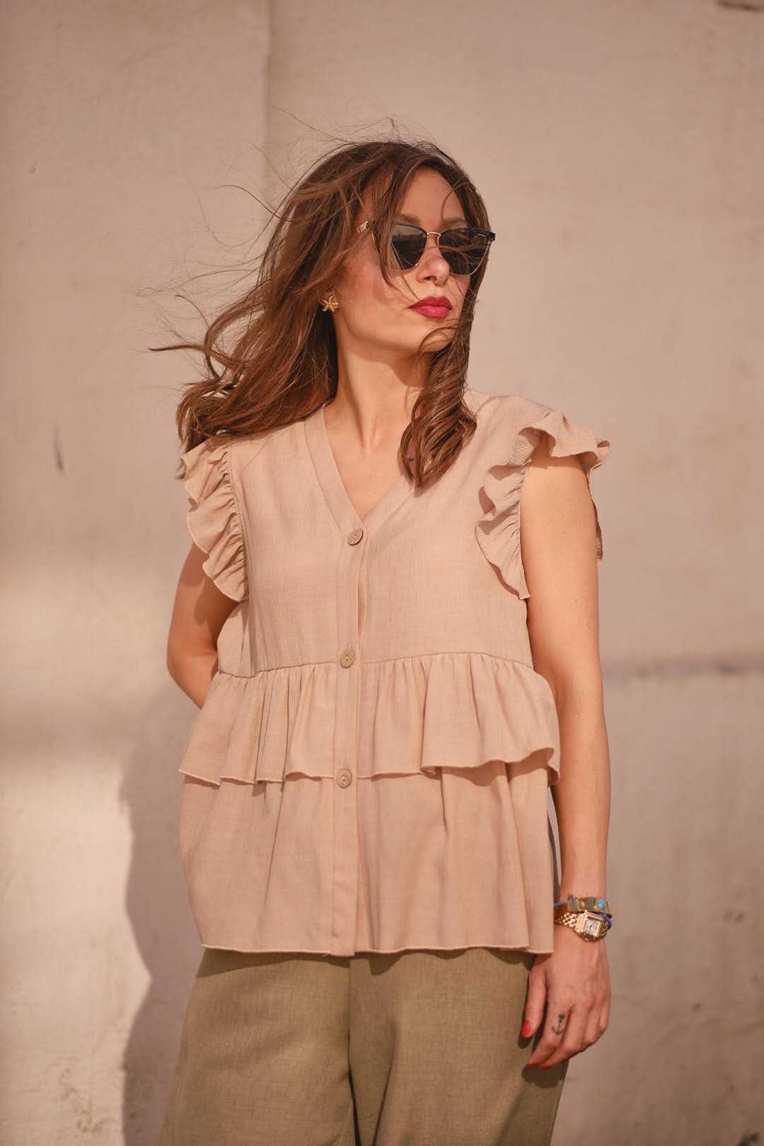 Ženska bluza od lana sa karnerima